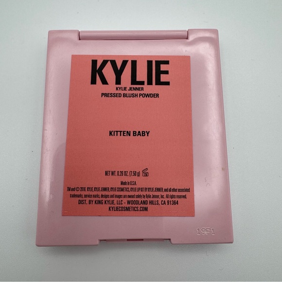 Kylie Jenner Pressed Blush Powder in Kitten Baby 0.26 oz Light Peach Vegan Clean - Picture 4 of 9
